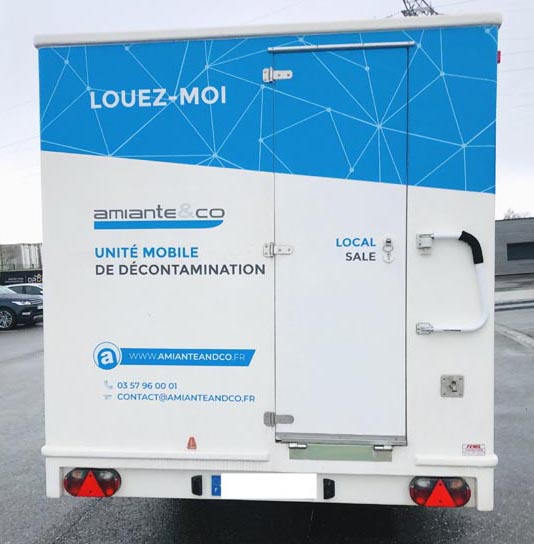 UMD-roulotte-decontamination-amiante-unite-mobile-desamiantage-chantier-ss4